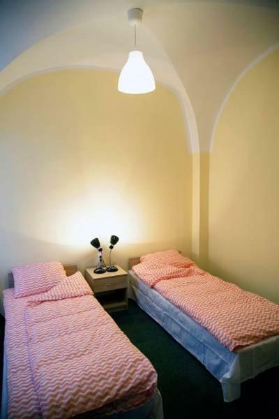 Hostel Staromiejski Gniezno Esterno foto